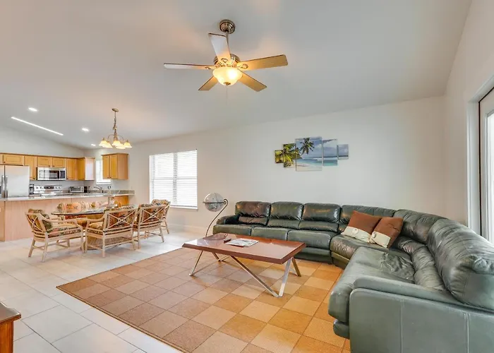 Pcb Vacation Home With Pool Access, 1 Mi To Beach!